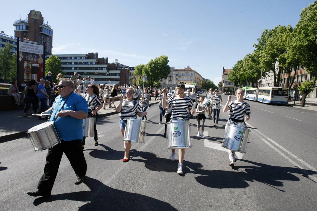 Didžiųjų burlaivių įgulų paradas