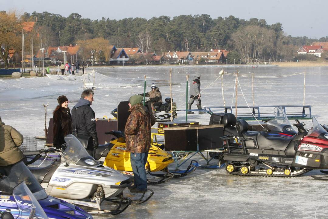 Žūklės malonumai – ant Kuršių marių ledo