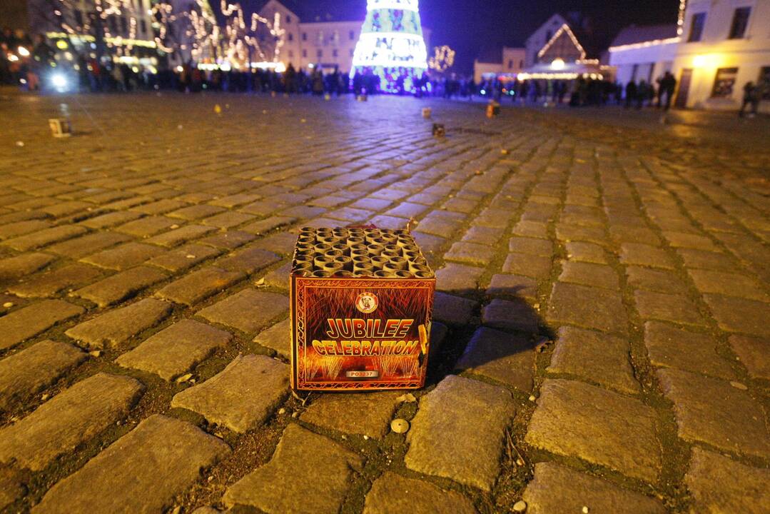 Iškuopė šventusiųjų paliktas šiukšles