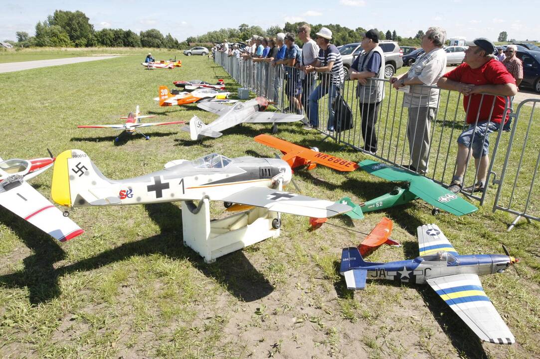 Aviamodelių varžybos Mickuose