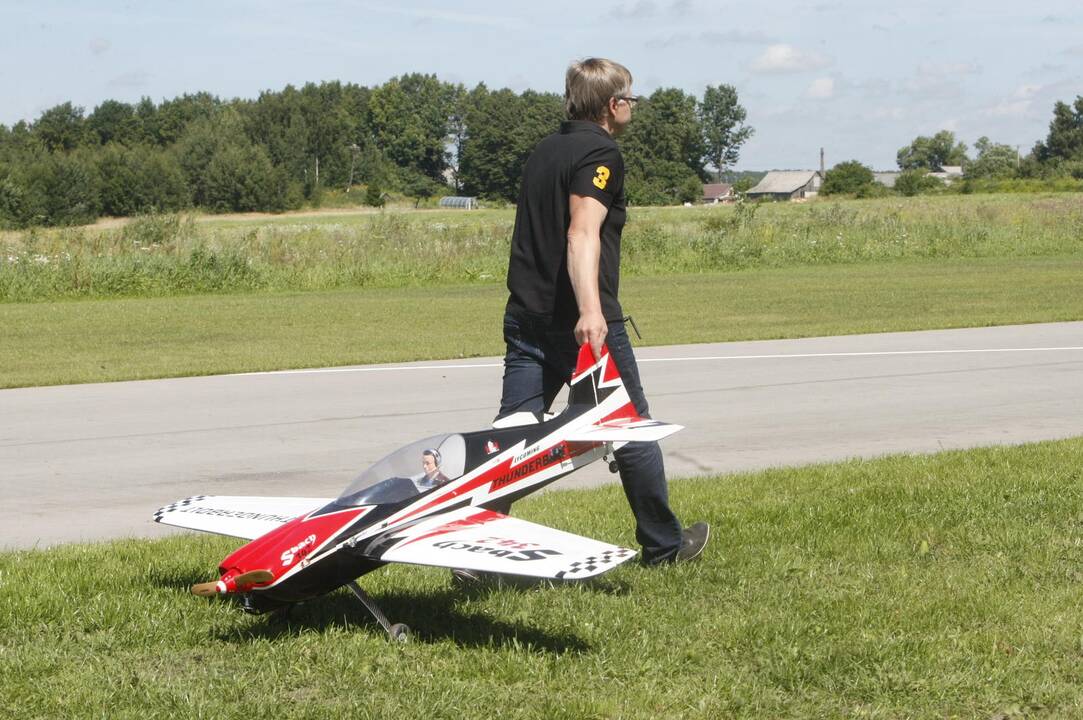 Aviamodelių varžybos Mickuose