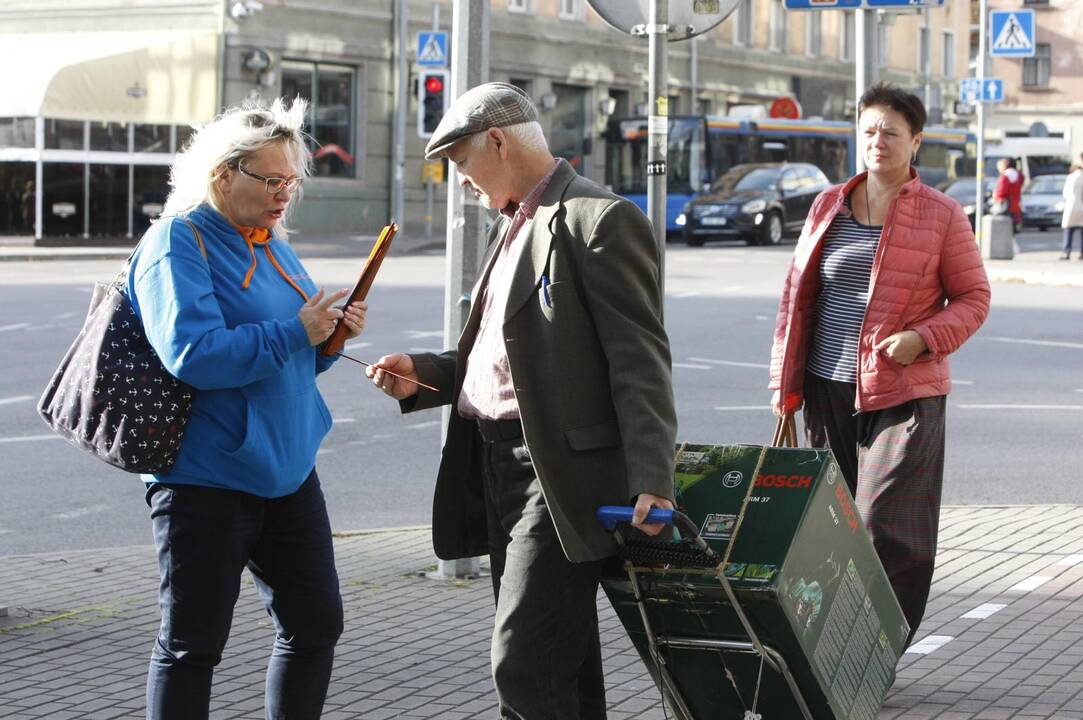 Gyventojams išdalijo tūkstantį atšvaitų