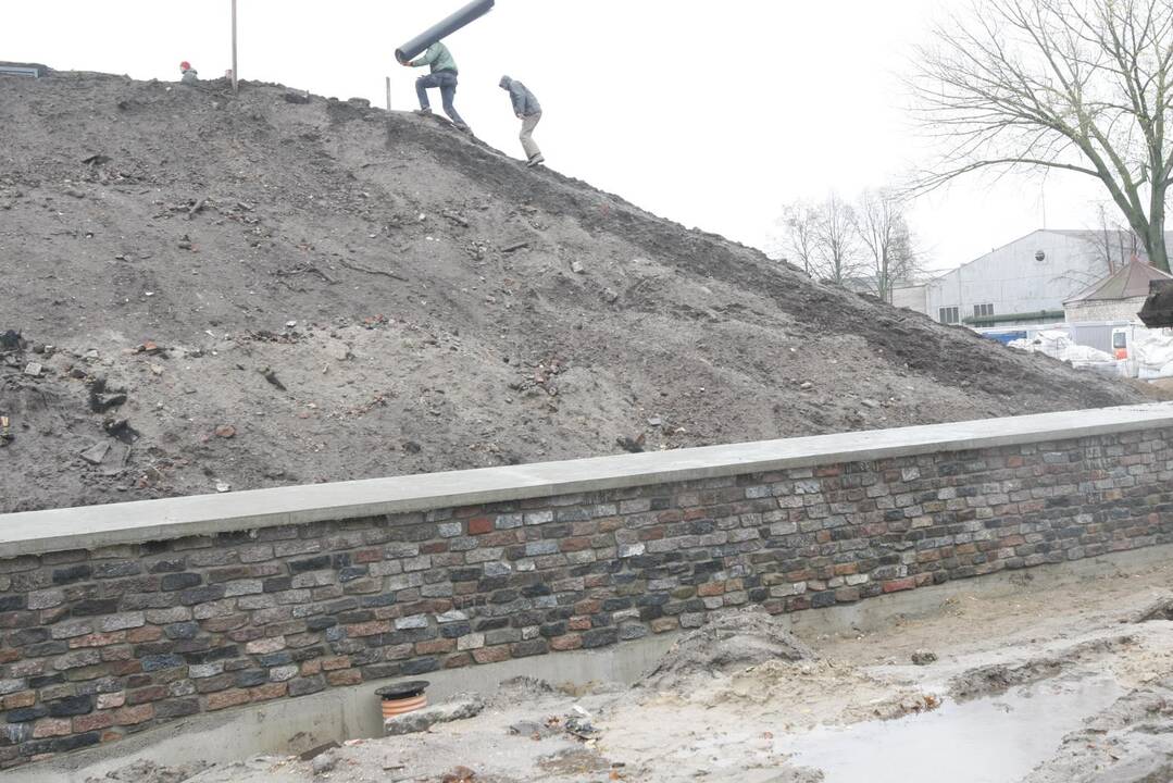 Baigiasi piliavietės rytinės kurtinos atstatymo darbai