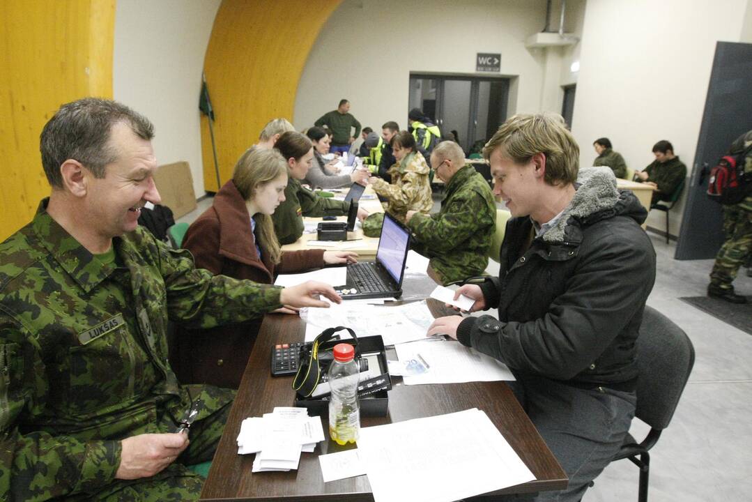 Naktį pajūriu patraukė per pusantro tūkstančio žygeivių