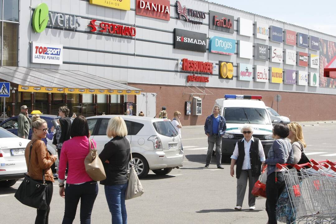 Pranešimas apie galimą prekybos centro sprogimą nepasitvirtino