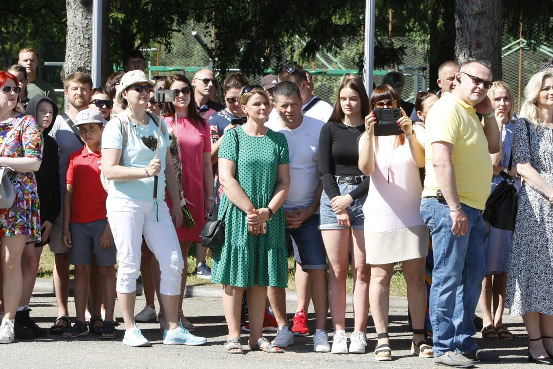 Klaipėdos Dragūnų batalione – vadų pasikeitimas ir šauktinių išlydėtuvės