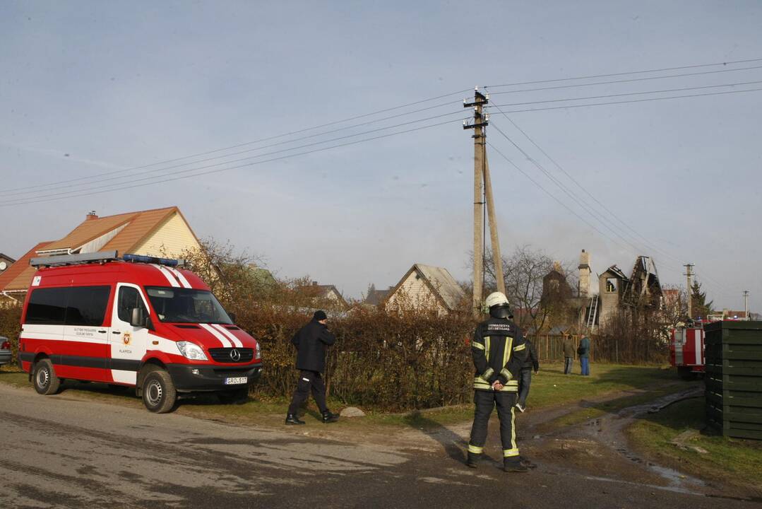 Dituvoje vidurdienį supleškėjo gyvenamasis namas