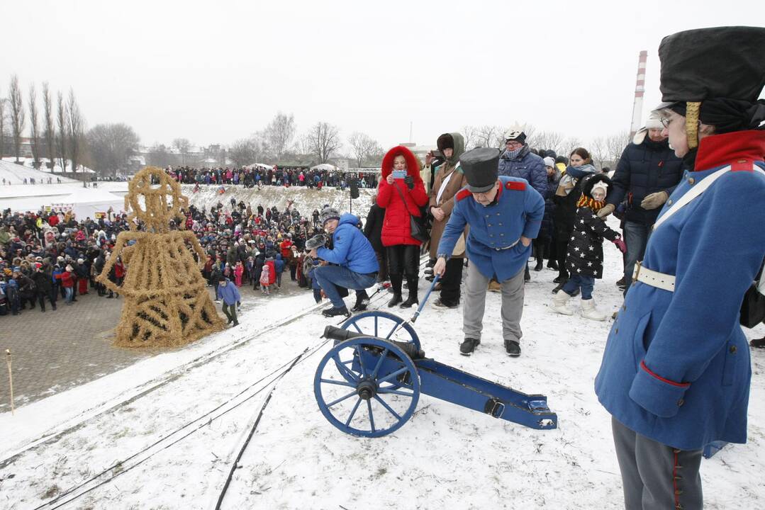 Klaipėdiečiai nenusižengė tradicijoms: per Užgavėnes išdykavo ir sudegino Morę