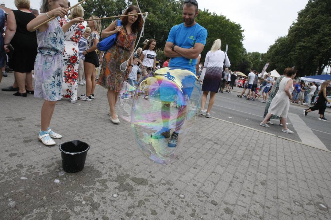 Linksmybės patiems mažiausiems Jūros šventės dalyviams 