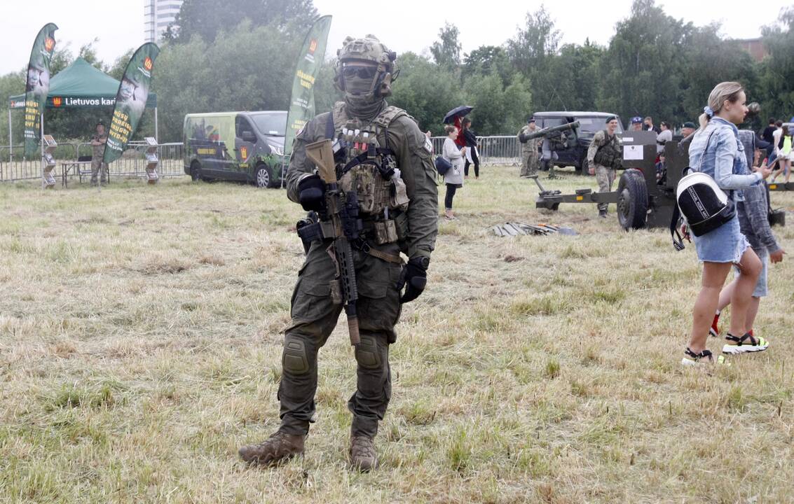 "Stiprus Grifonas 2021" dalyvių karinės technikos ekspozicija