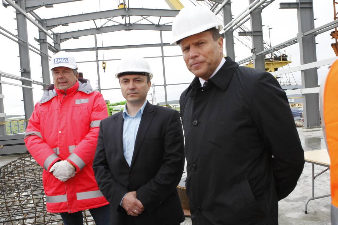 SGD terminalo krantinėje iškeltas statybų vainikas