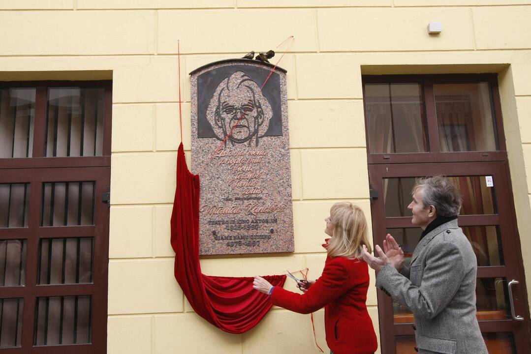 Legendiniam aktoriui V. Kancleriui – memorialinė lenta