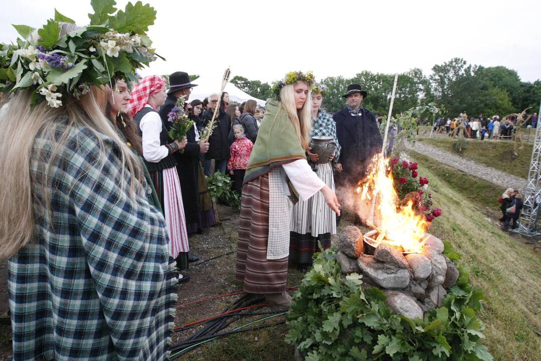 Joninių laužai 