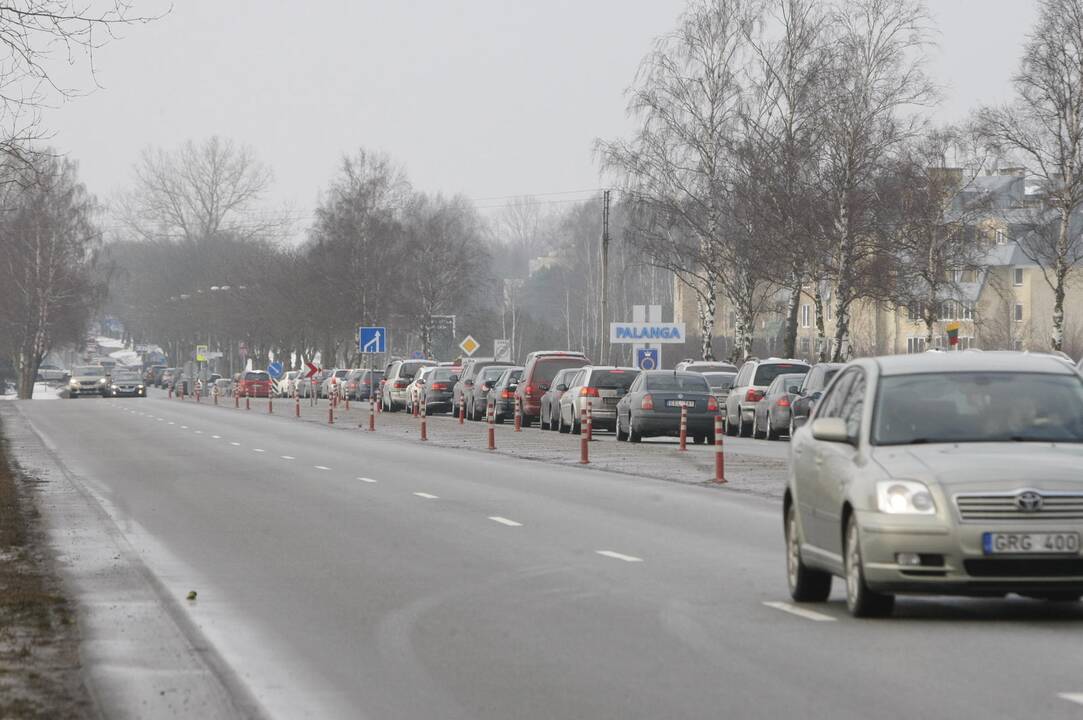 Automobilių eilės į Palangą