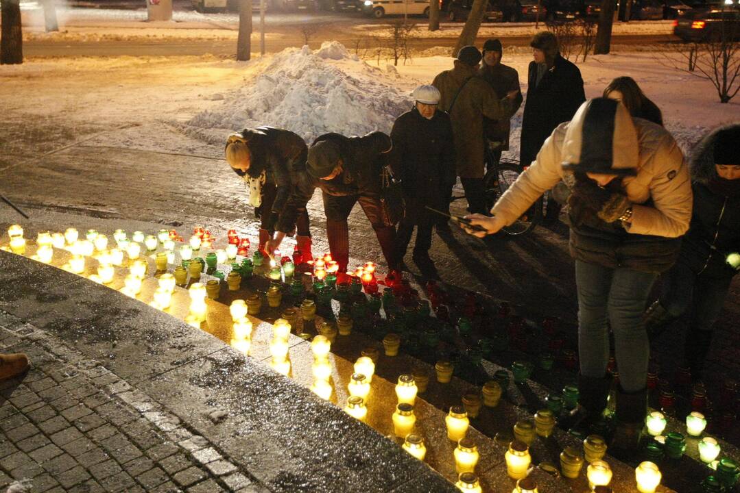 Žvakelių uždegimo akcija "Vienybės laiptai"