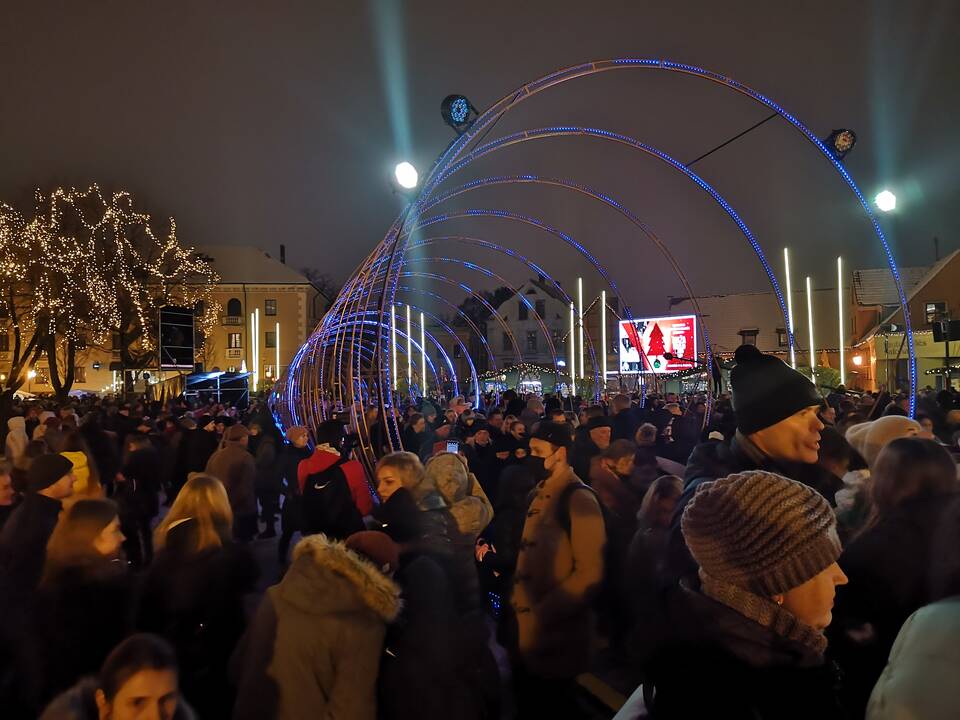 Uostamiestyje sužibo unikali Kalėdų eglutė