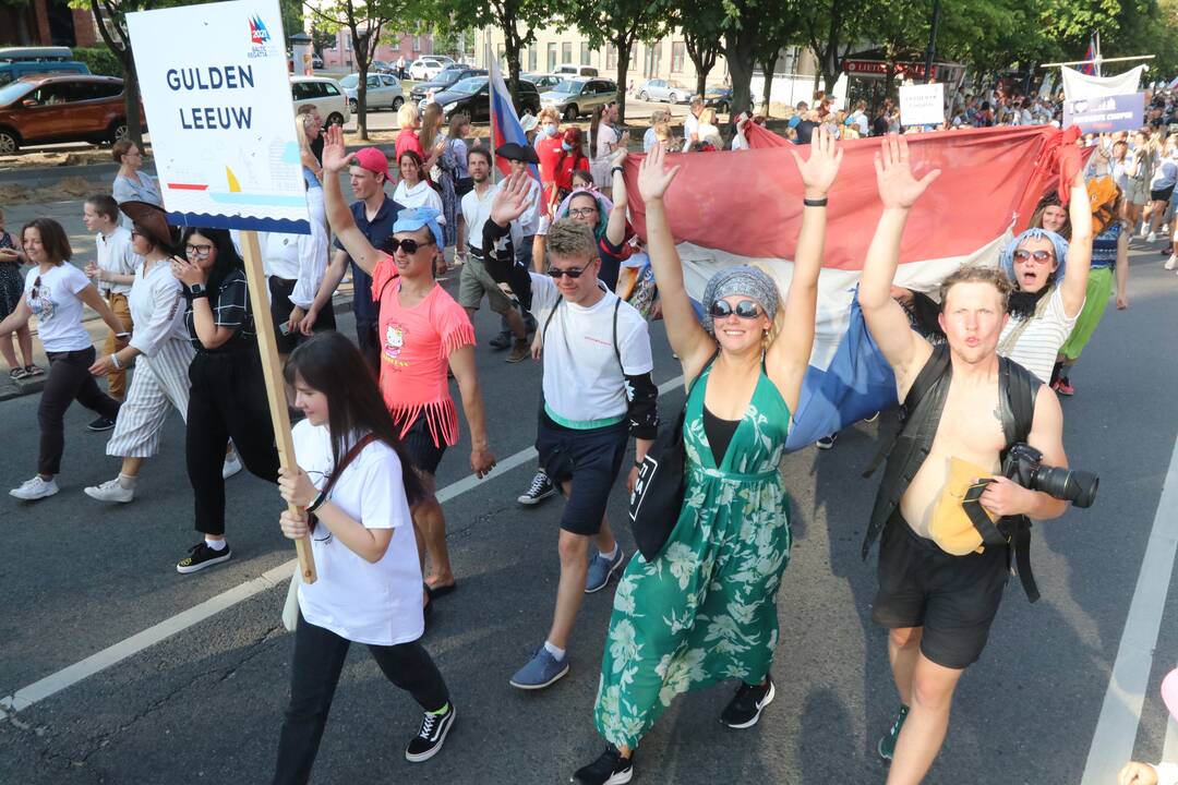 Jūros šventės eisena abejingų nepaliko