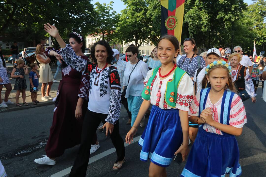 Jūros šventės eisena abejingų nepaliko