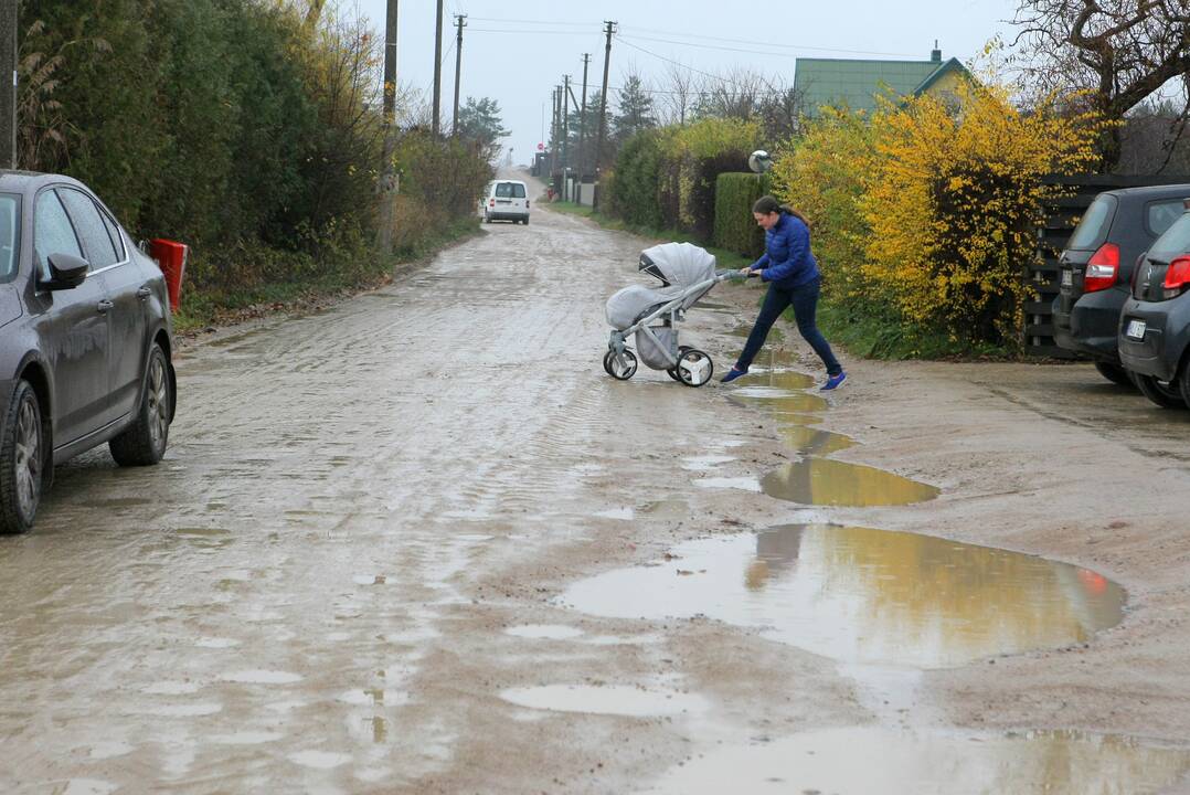 Dėl arimais tapusio kelio Klaipėdos rajone žmonės rengiasi protestui