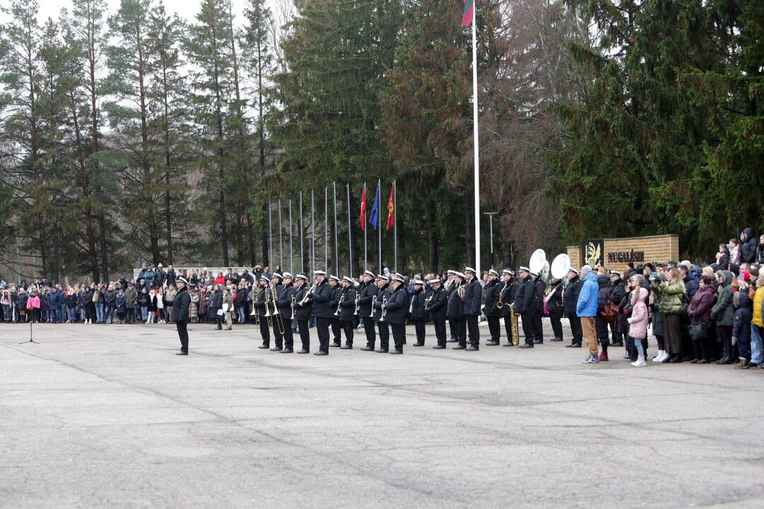 Kariai baigė tarnybą