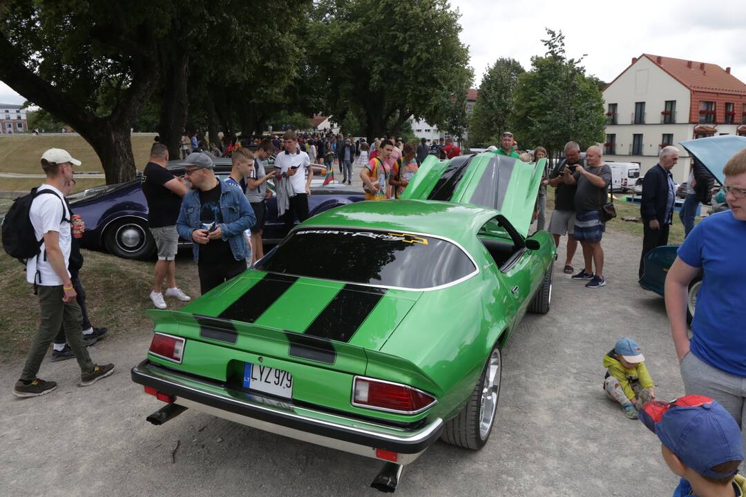 Senovinių automobilių paroda