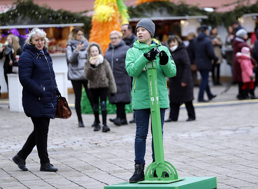 Antroji šv.Kalėdų diena prie Kauno eglės