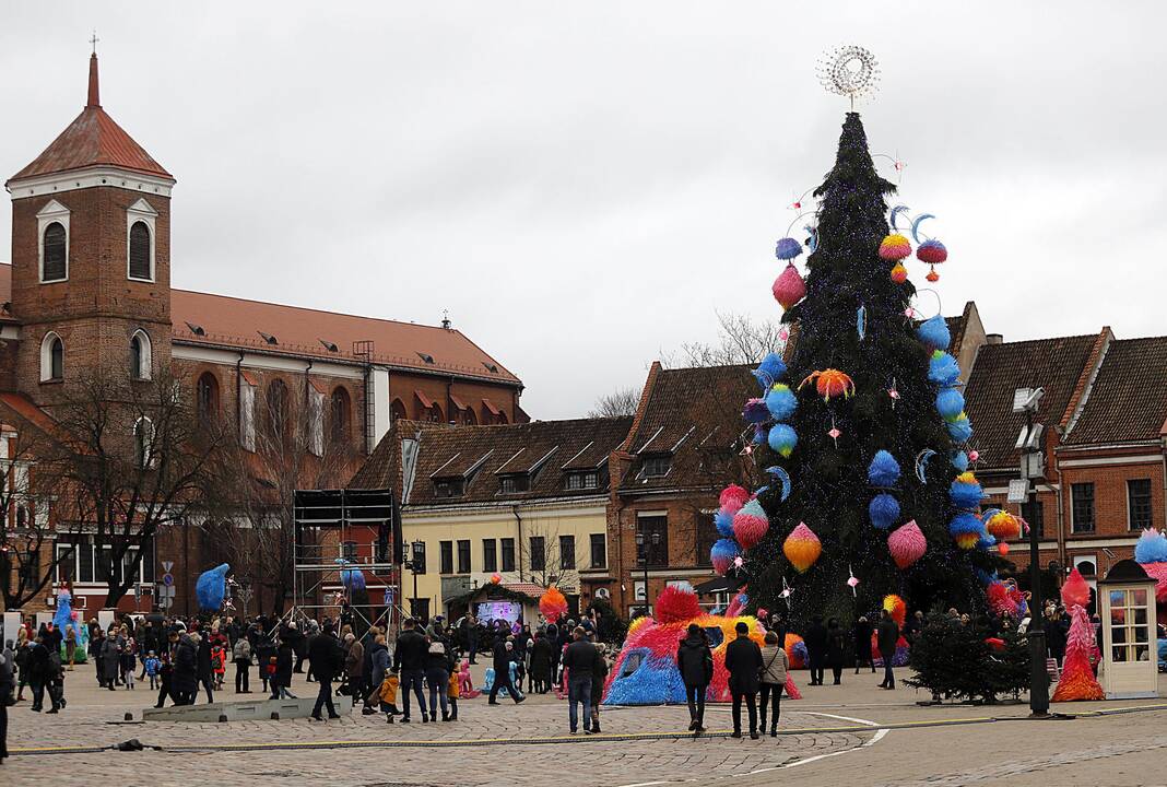 Antroji šv.Kalėdų diena prie Kauno eglės