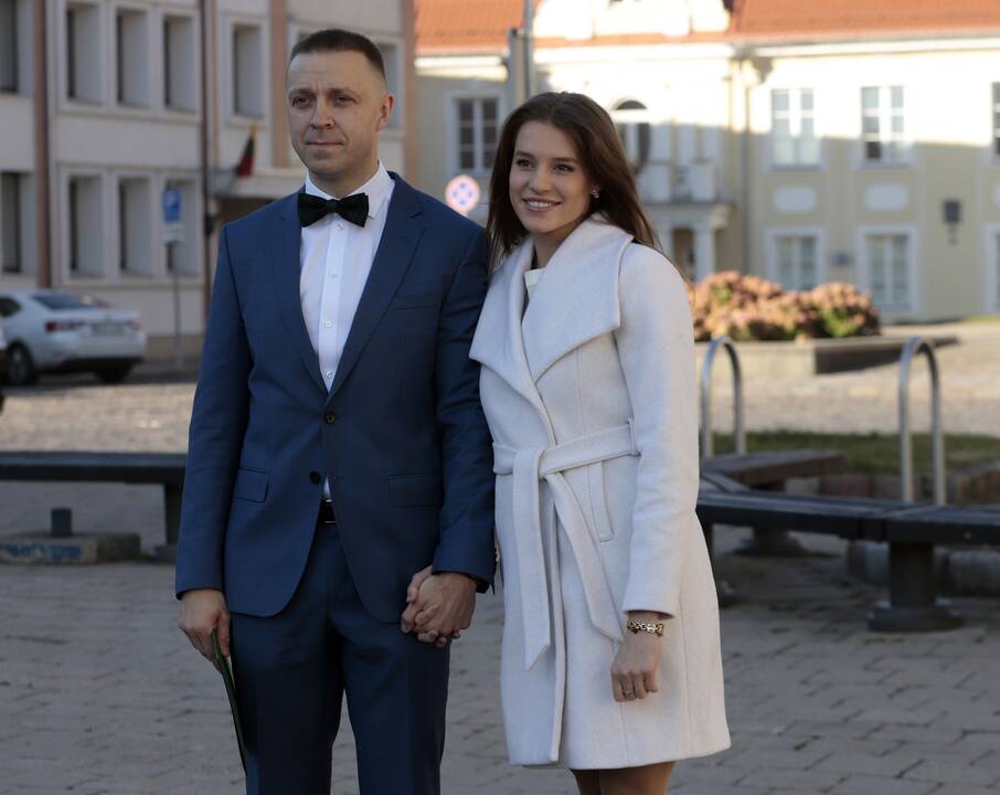 Kauno rotušėje susituokė „Žalgirio“ direktorius P. Motiejūnas ir K. Sklenytė