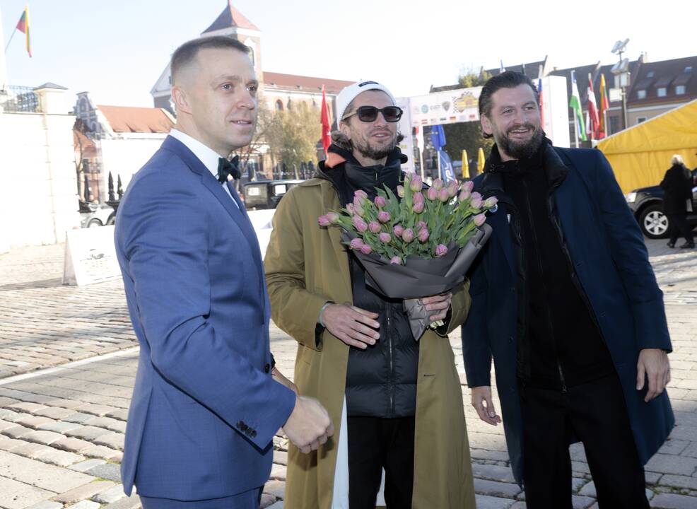 Kauno rotušėje susituokė „Žalgirio“ direktorius P. Motiejūnas ir K. Sklenytė