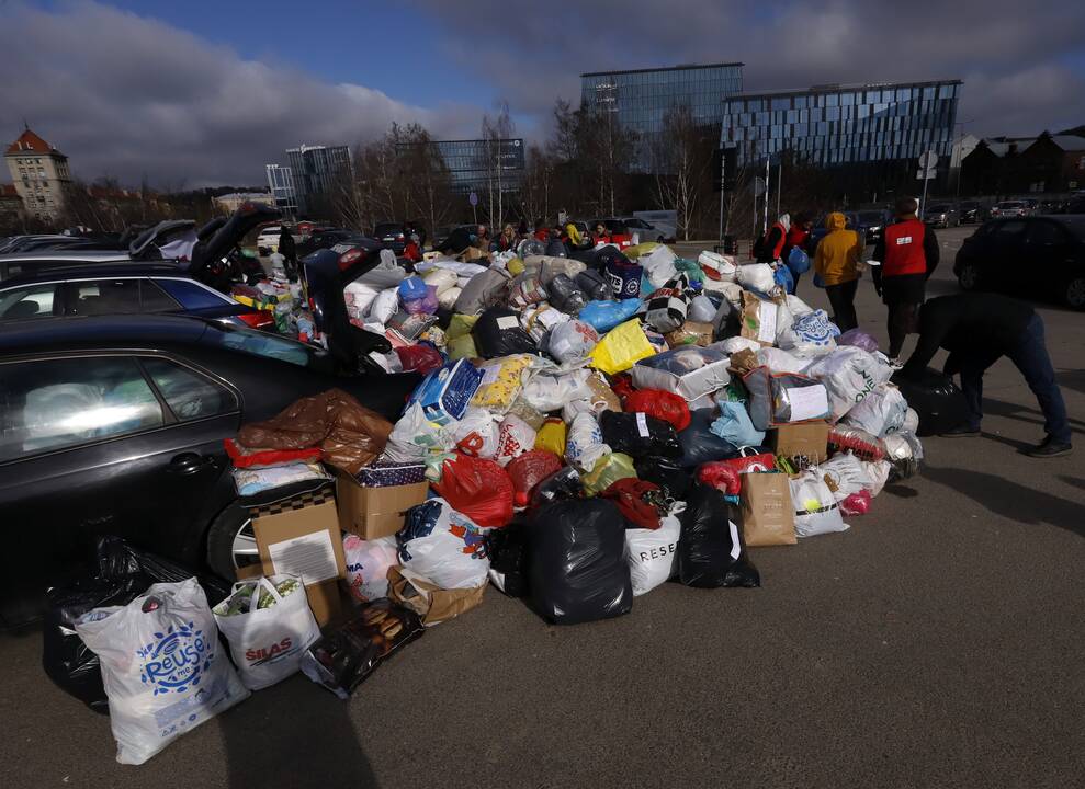 Kauniečiai siunčia humanitarinę pagalbą