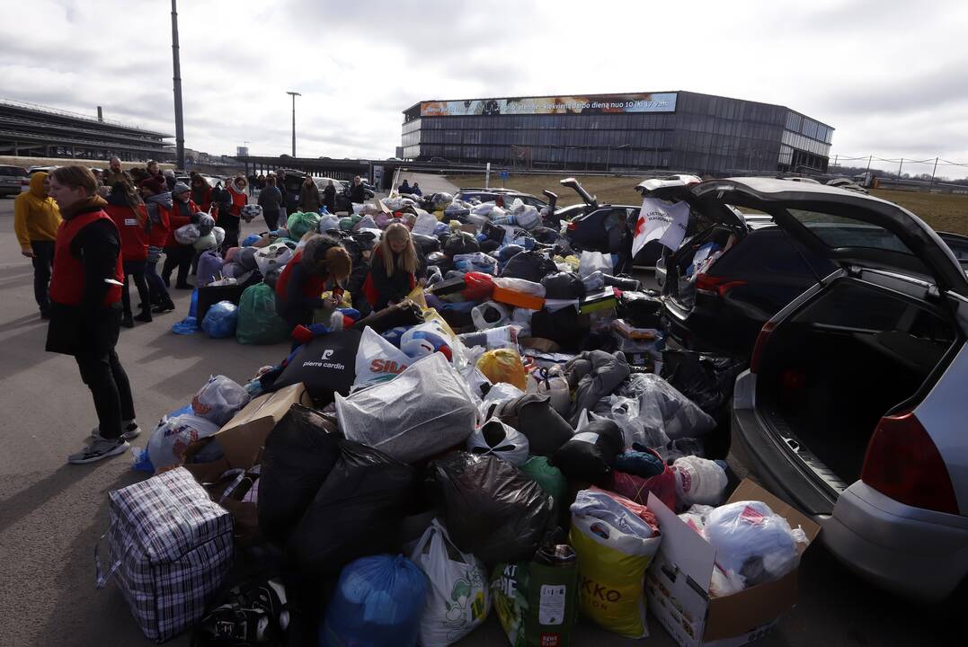 Kauniečiai siunčia humanitarinę pagalbą