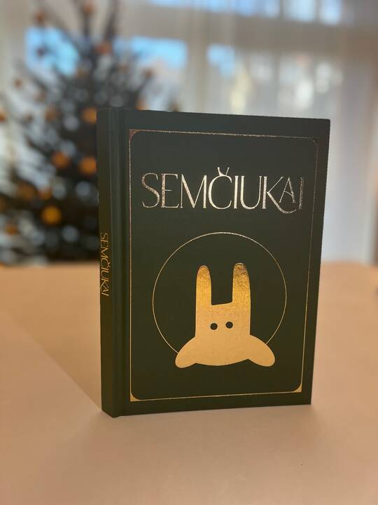 Komanda: „Semčiukai“ – knyga, prie kurios gimimo, galima sakyti, prisidėjo visa šeima – mama R.Kulvinskytė, dukra Luna ir tėtis P.Miškinis-Eidukonis.