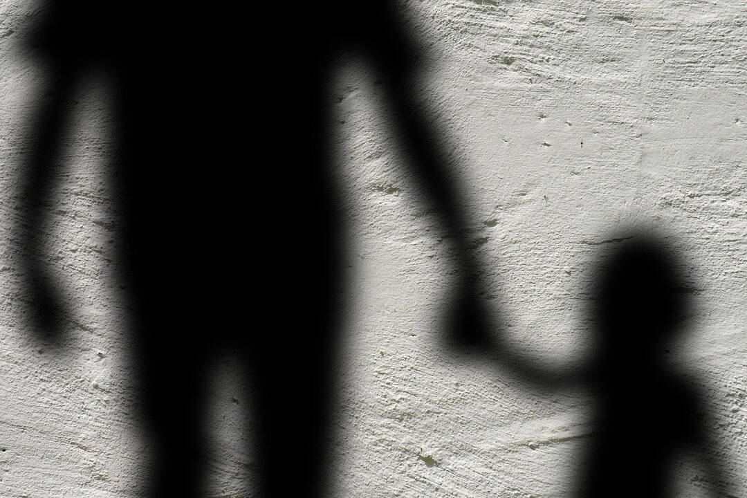 Vokietija skelbia išardžiusi didžiulį pedofilų tinklą, sulaikyti dešimtys asmenų