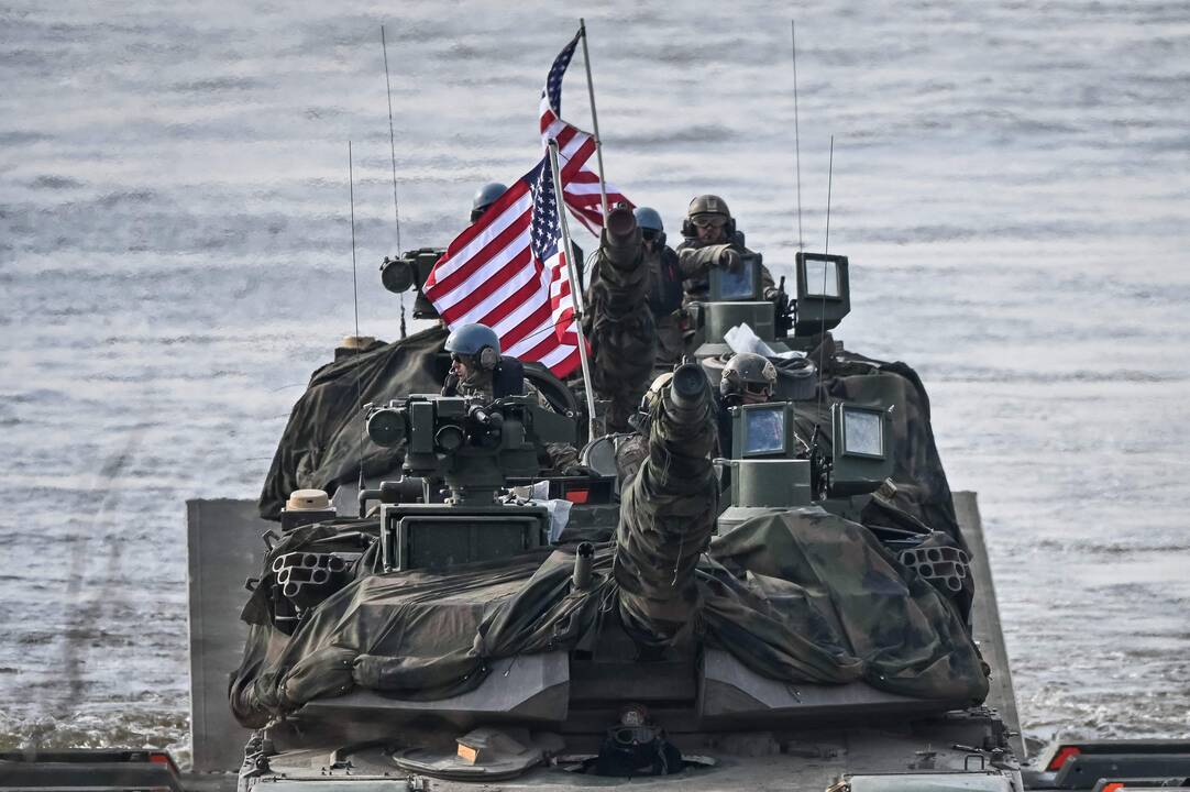 Lenkija mano, kad JAV kariai liks NATO rytiniame flange