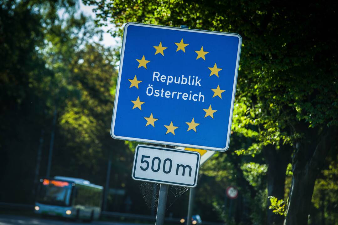Austrija nuo gegužės stabdo pabėgėlių šeimų susijungimą