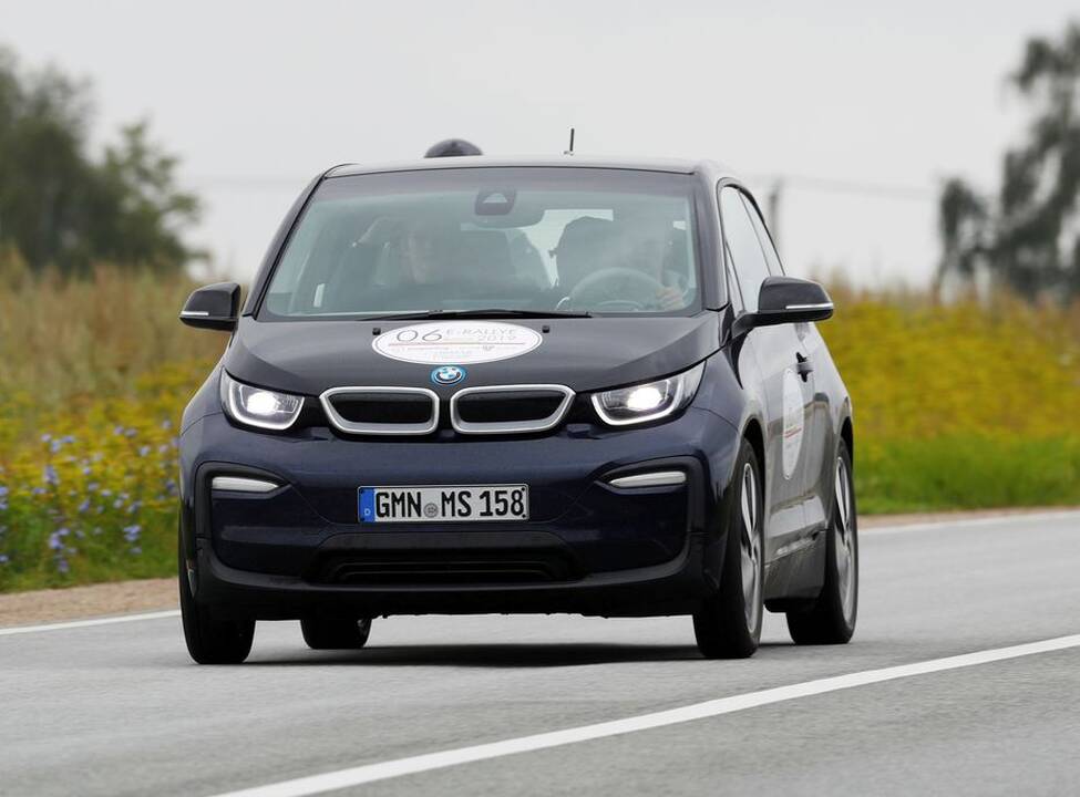 BMW šiais metais tikisi padvigubinti tik elektra varomų automobilių pardavimus