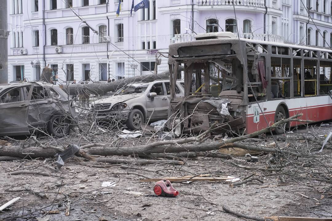 Ukrainoje per bepiločio orlaivio smūgį į autobusą žuvo mažiausiai devyni žmonės