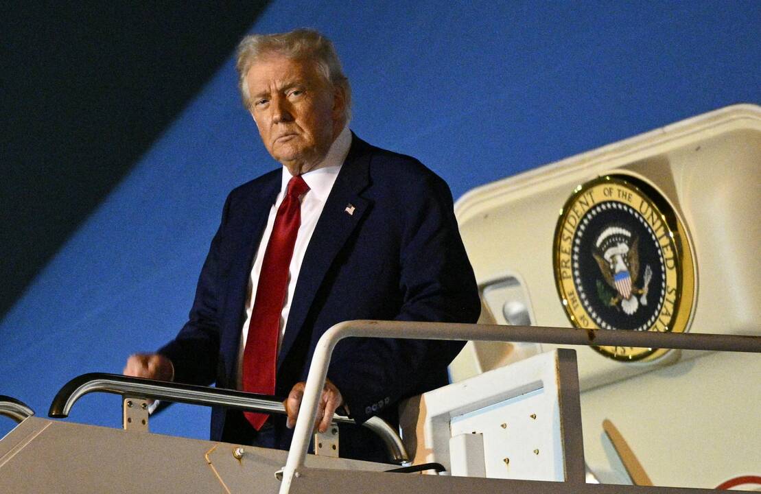 Trumpas žada tęsti dabartinę savo politiką