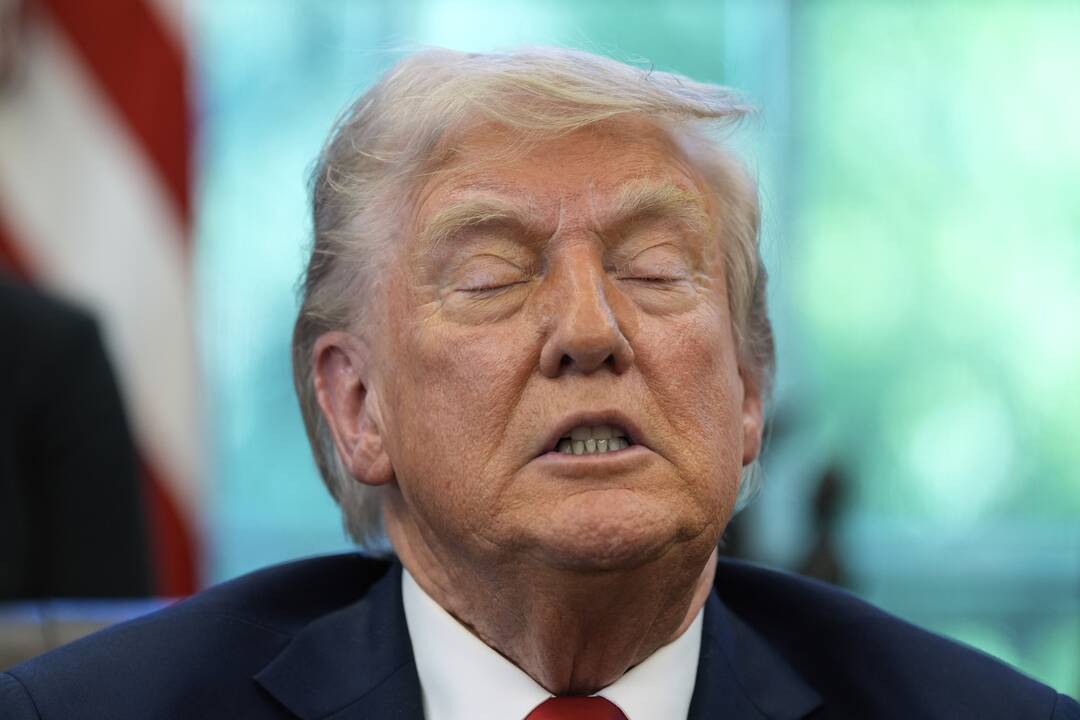 „Vladimirai, STOP!“: Trumpas priekaištauja Rusijai dėl smūgių Kyjivui