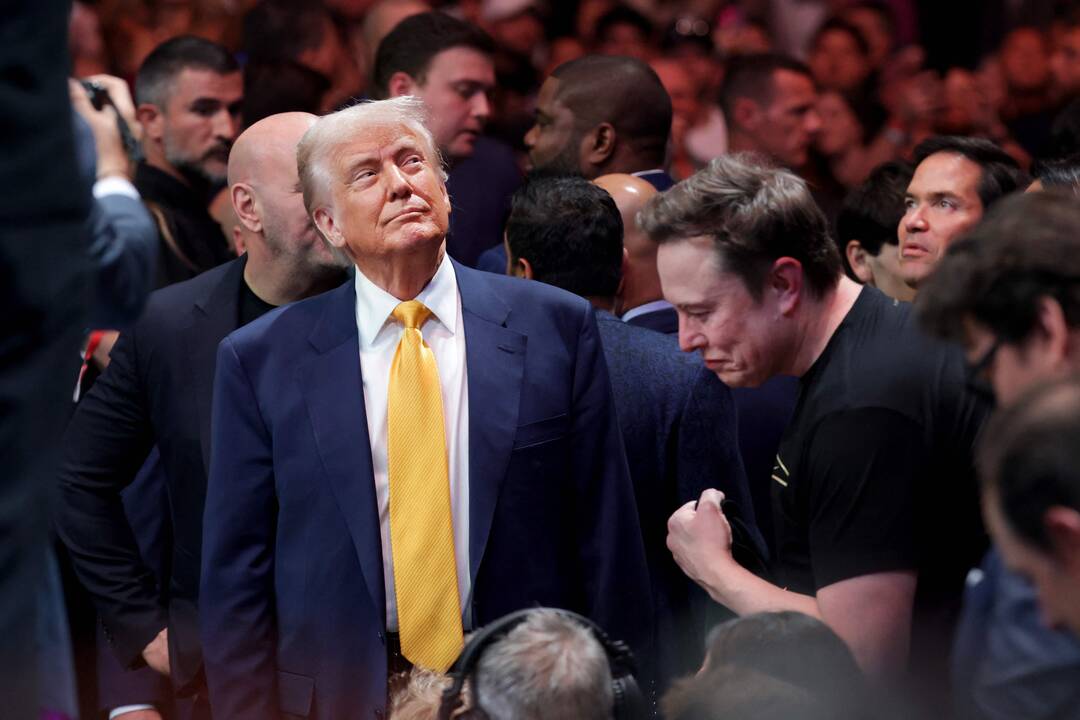 Muskas nebenori dirbti Trumpui?