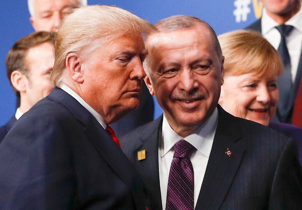 Trumpas tikisi Erdogano pagalbos siekiant užbaigti karą Ukrainoje