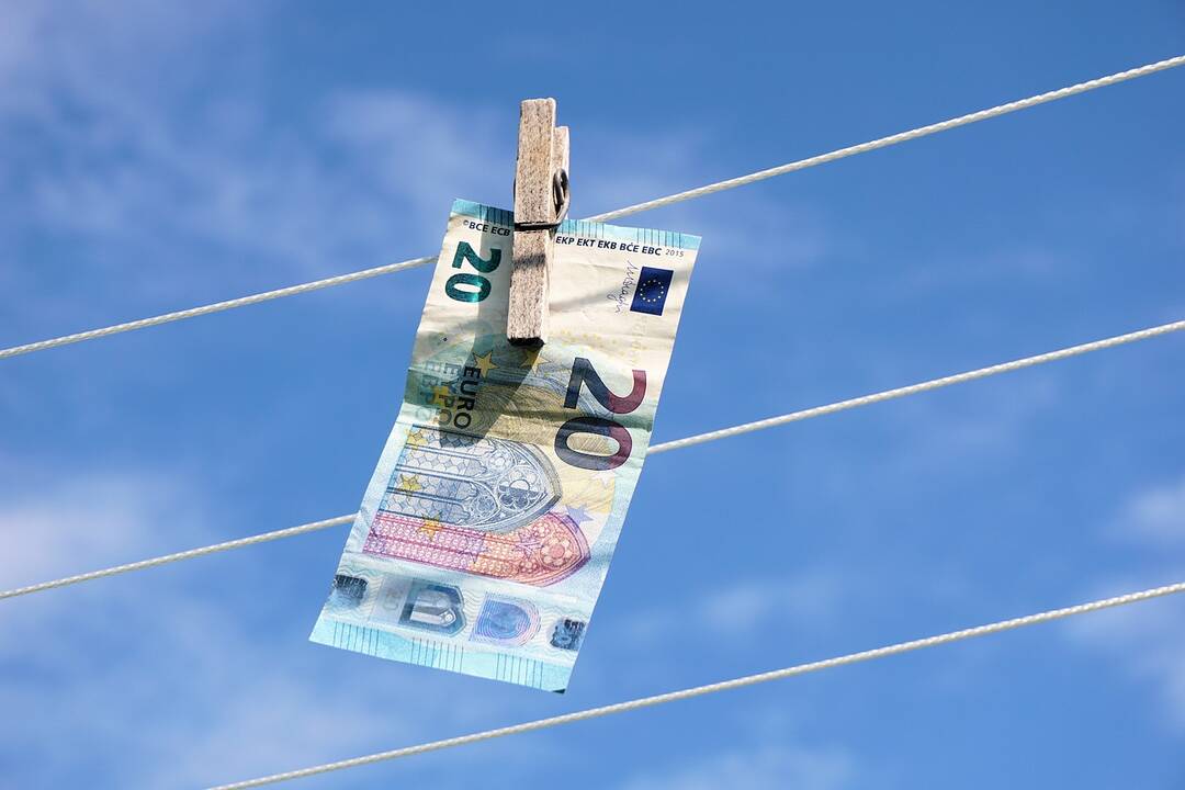 Singapūras teigia nuo 2019 metų konfiskavęs daugiau nei 4 mlrd. eurų nešvarių pinigų