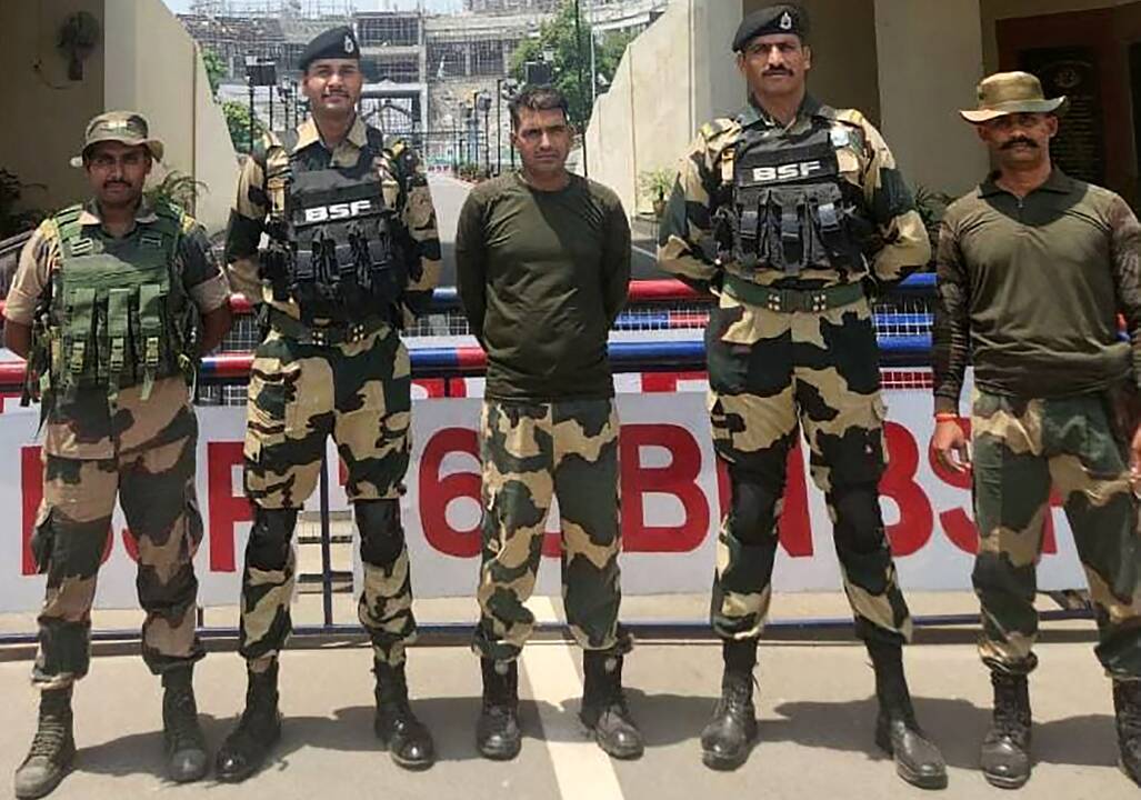 Pakistanas ir Indija susitarė atitraukti karius iki gegužės pabaigos