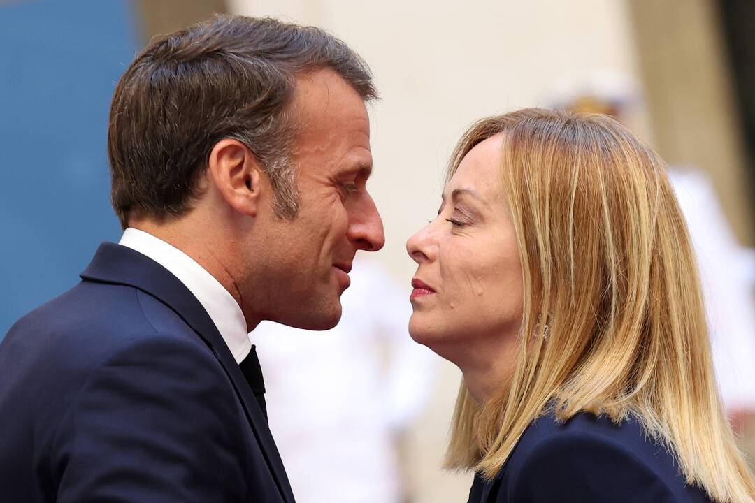 Meloni ir Macronas žada nepajudinamą paramą Ukrainai