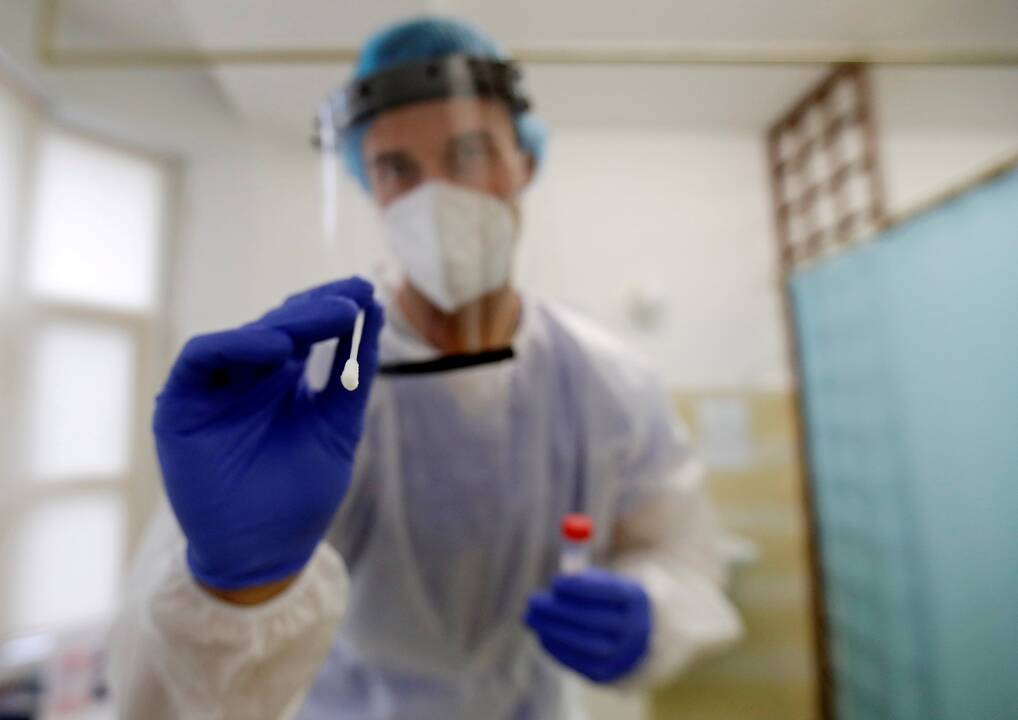 Išpuolį Nicos bazilikoje surengusiam tunisiečiui nustatyta COVID-19