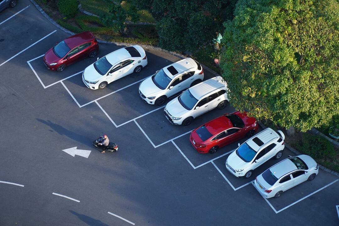 Naujas mokestis naujų automobilių rinką išsekino beveik dviem trečdaliais