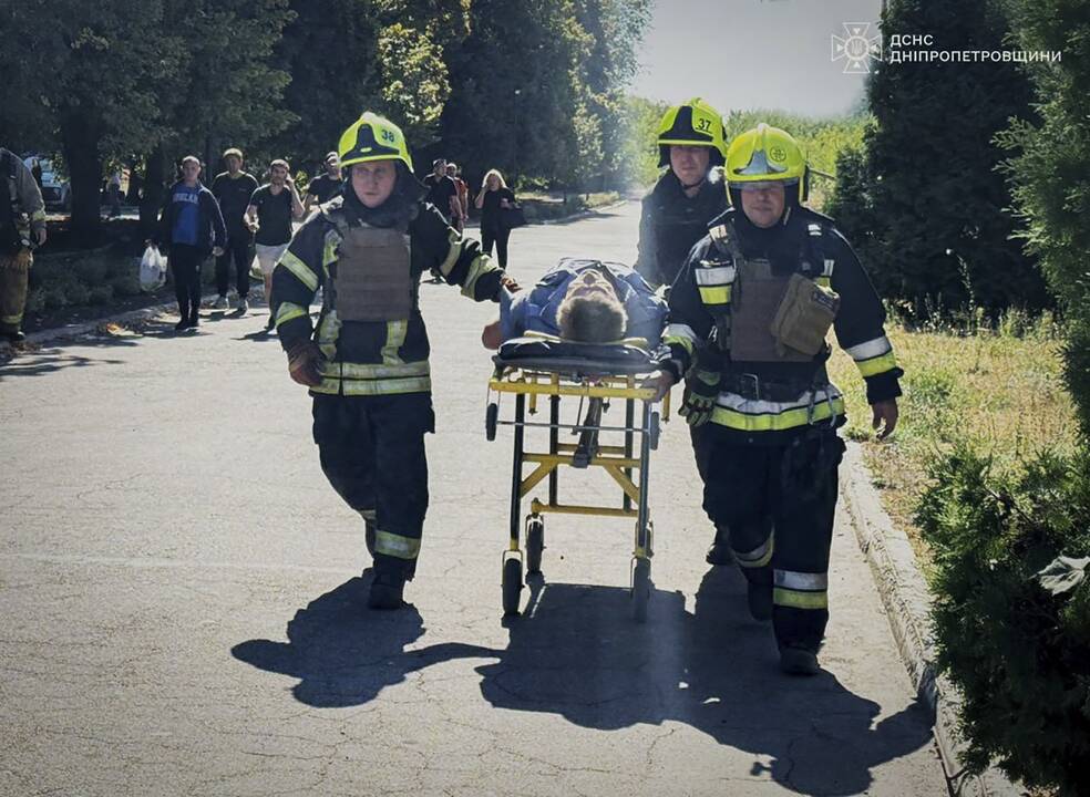 Per rusų išpuolį Rytų Ukrainoje žuvo vienas, sužeisti 55 žmonės