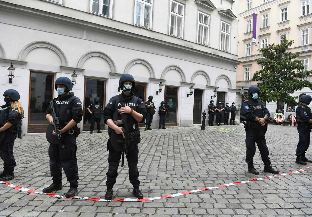 Dėl atakos Vienoje austrų policija sulaikė 14 asmenų