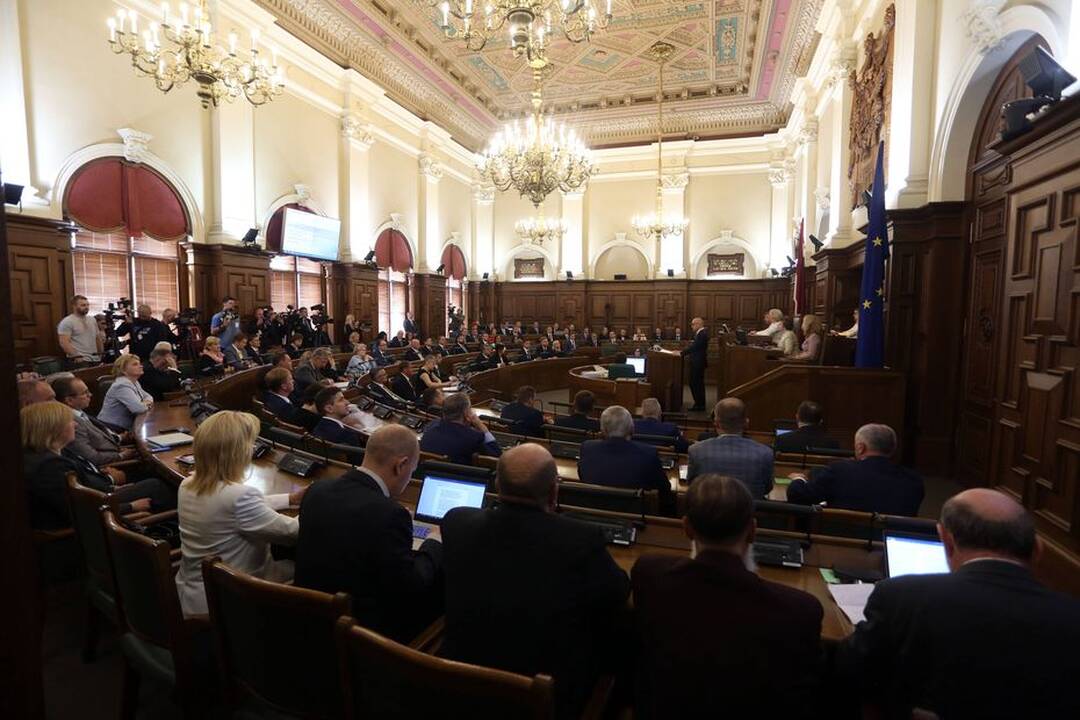 Latvijos parlamentas pritarė vyriausybės sprendimui skelbti ekstremaliąją padėtį