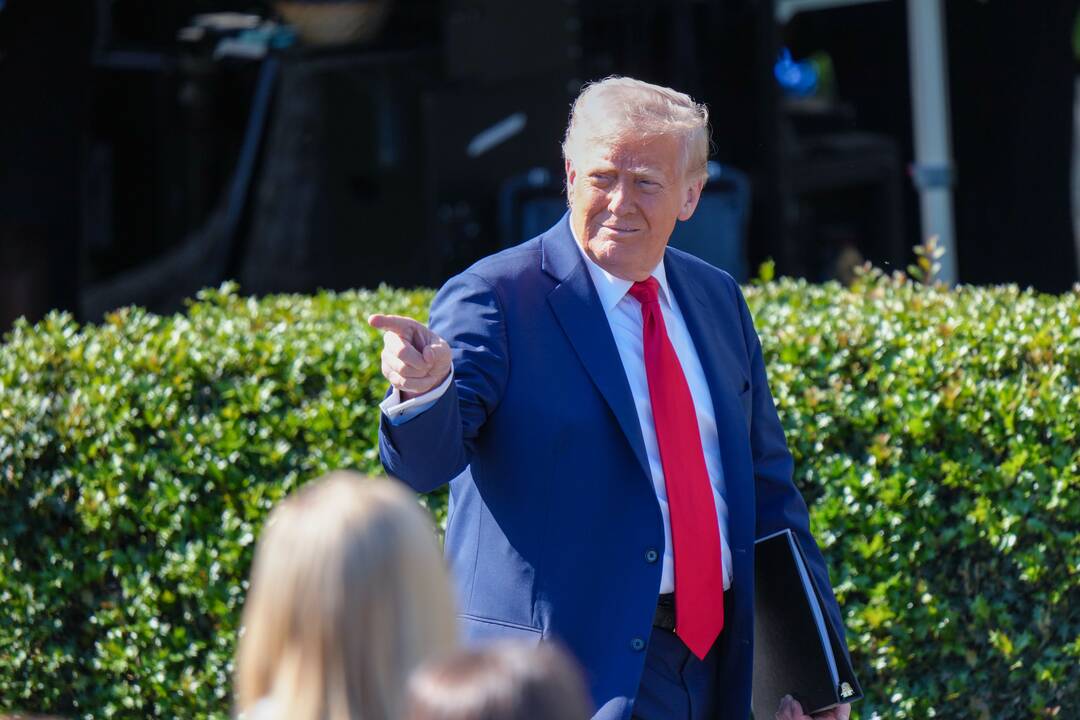 Trumpas: valdau šalį ir pasaulį